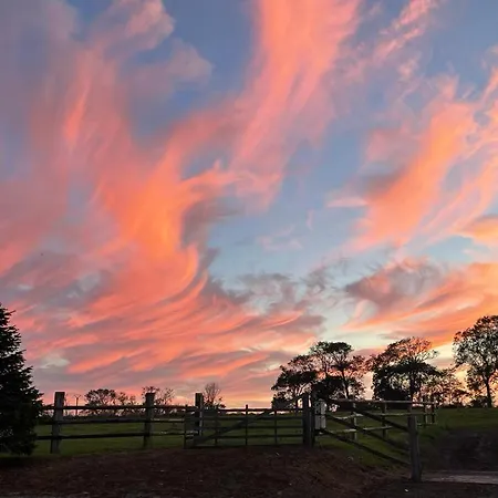 Le Clos Du Bas Courtil Omaha Bed & Breakfast 3*